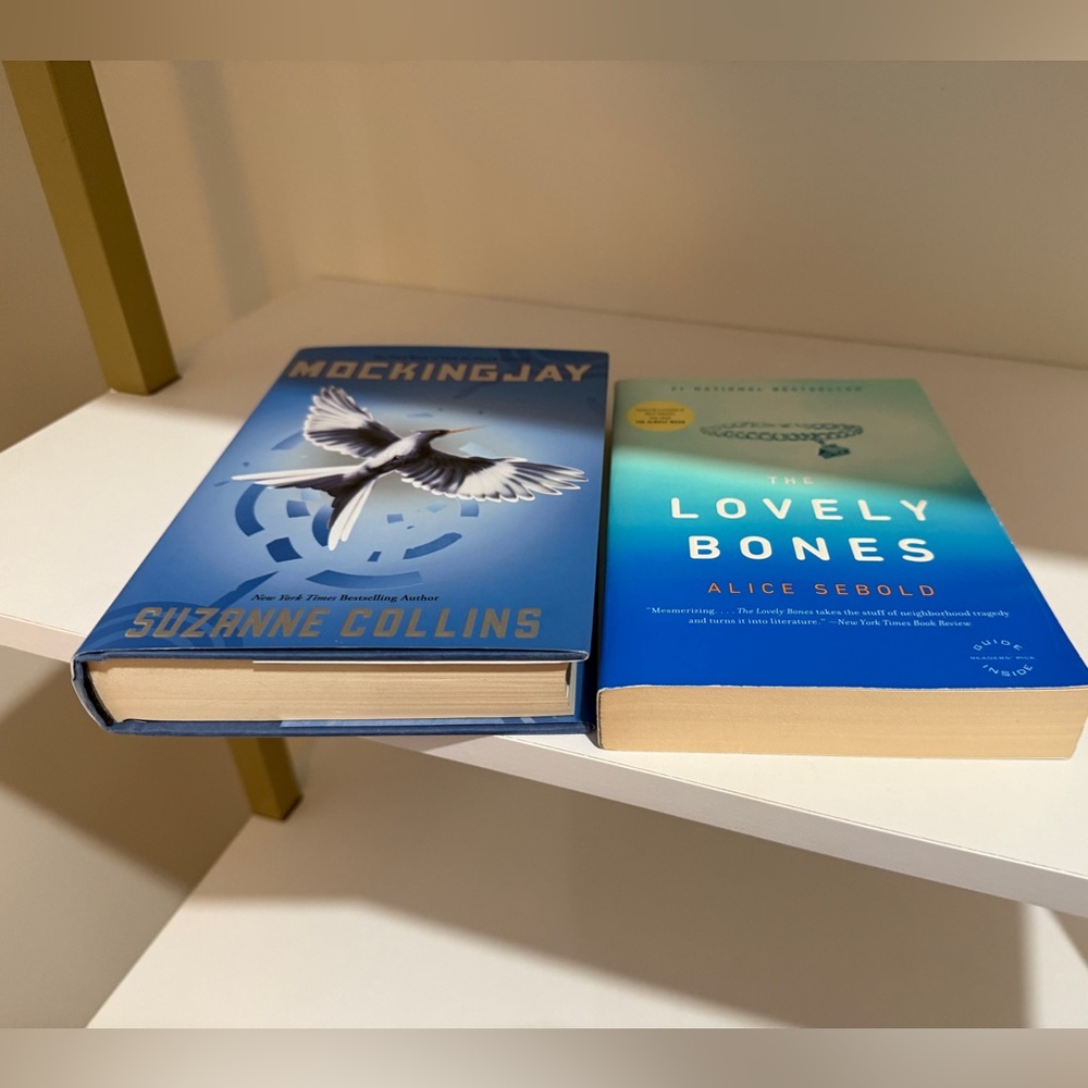 New: Mockingjay by Suzanne Collins + The Lovely Bones by Alice Sebold - Picture 2 of 6